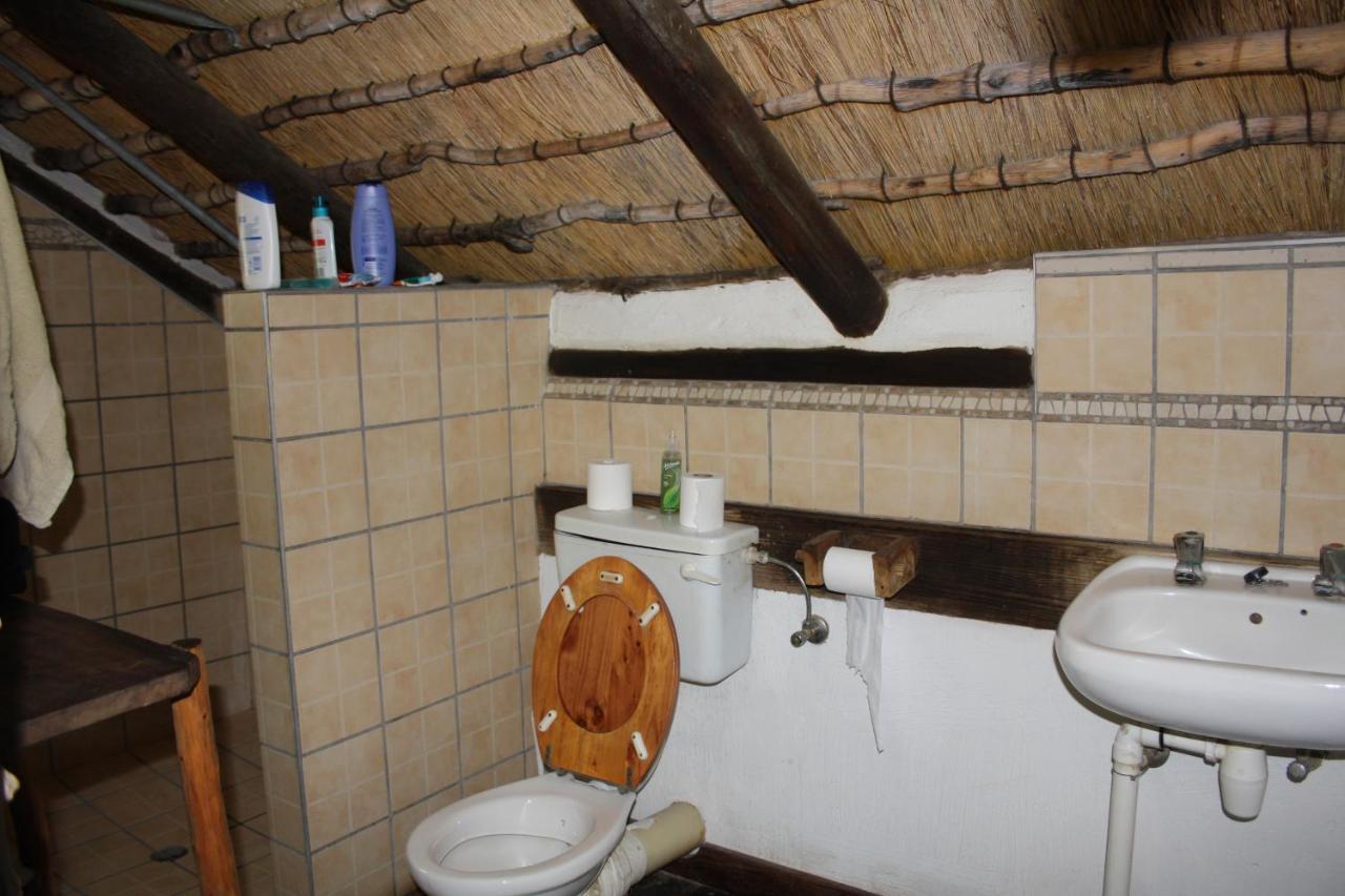Roy'S Rest Camp Villa Grootfontein Bagian luar foto